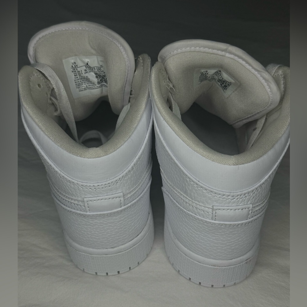 NWOT - AIR JORDAN 1 Mid Triple White Tumbled Leather Nike Size 4.5Y Sneaker Shoe - Picture 4 of 8
